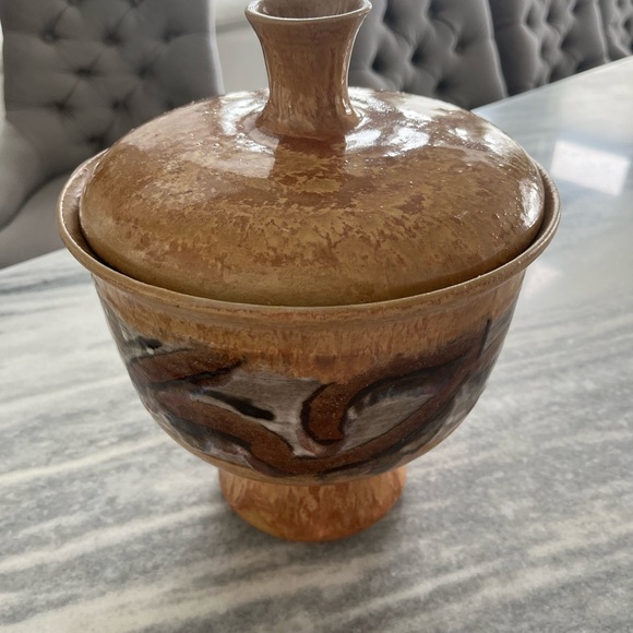 Amazing large vintage made by artisan covered serving vessel pot with lid - Picture 3 of 16